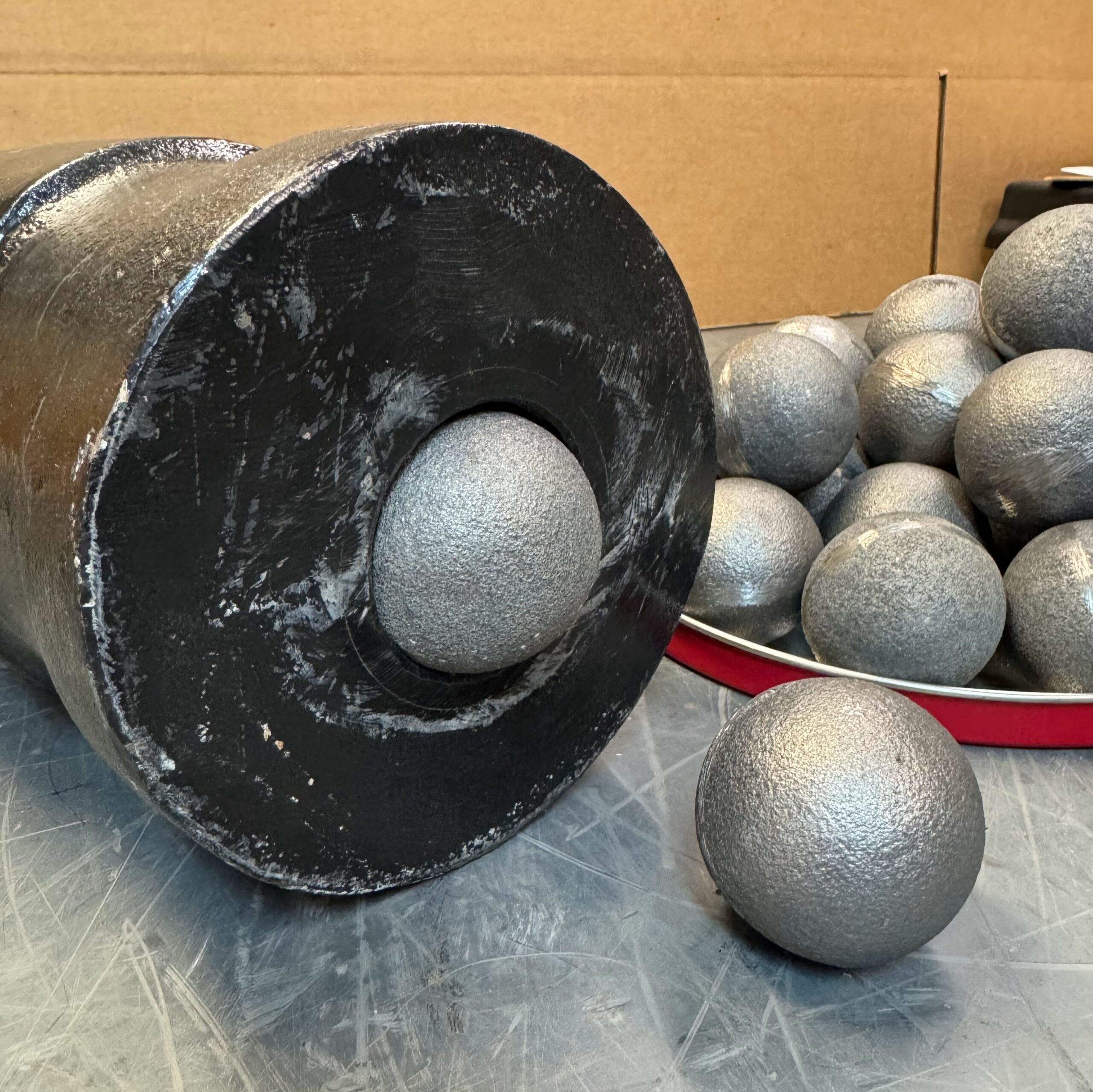 Cannonball 2-1/4" dia., Iron Round Shot, 1.50 lbs - Image 2