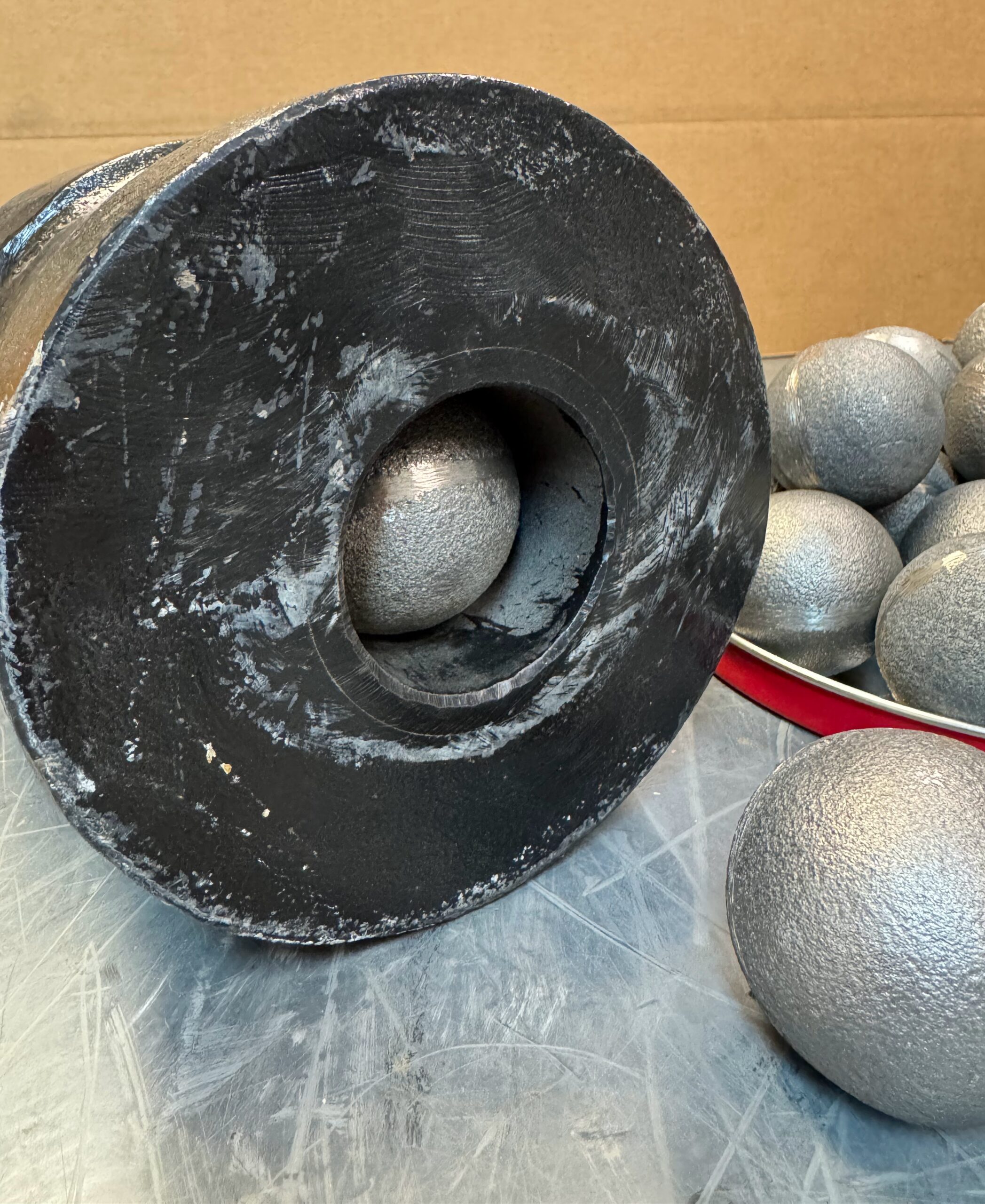 Cannonball 2-1/4" dia., Iron Round Shot, 1.50 lbs - Image 3